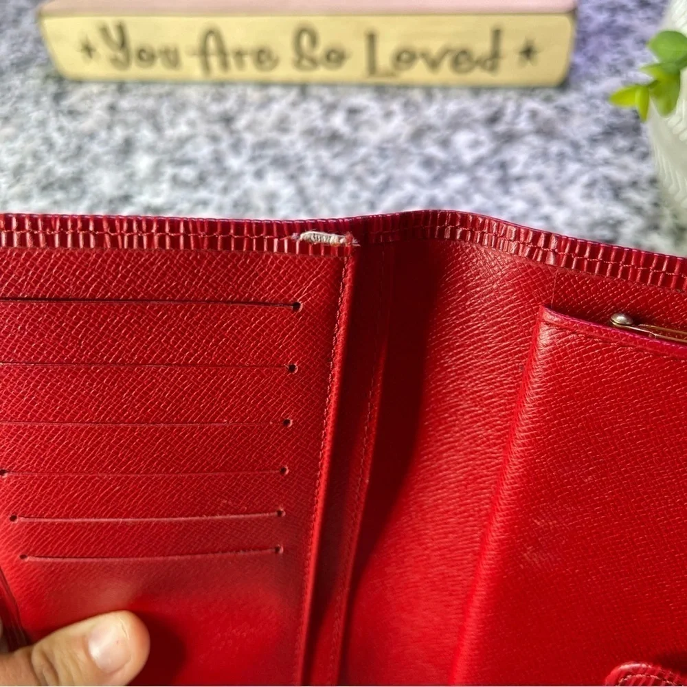 Louis Vuitton | BEAUTIFUL! MI0020 Red Epi Wallet with Kiss Lock